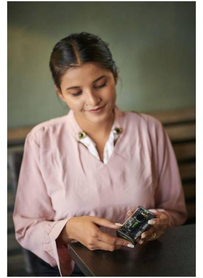 ايڤولت باور بانك شفاف من إيفولت بسعة 10000 مللي أمبير، طاقة بطارية 33.3 واط/ساعة، يمكنه شحن أجهزة متعددة في نفس الوقت، منافذ من النوع C (PD) و USB-A، شحن سريع، أسود | PB-200 - Image 3